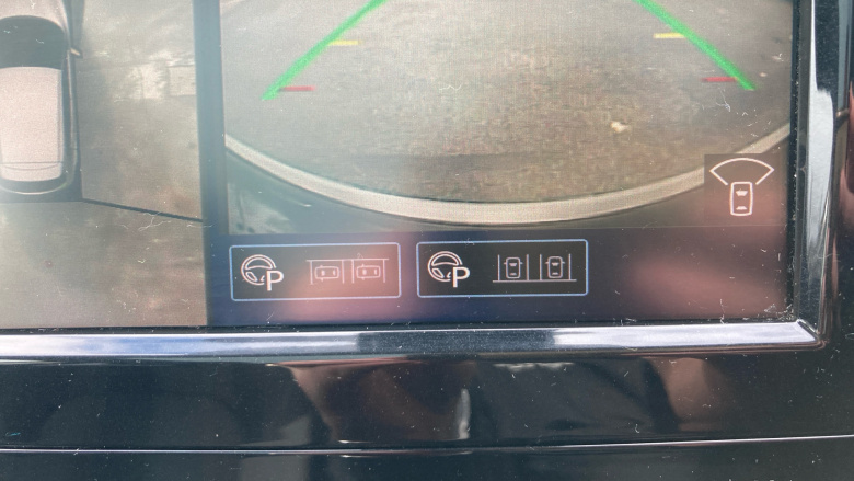 Nissan Qashqai 1.3 DiG-T N-Connecta 5dr Petrol Hatchback